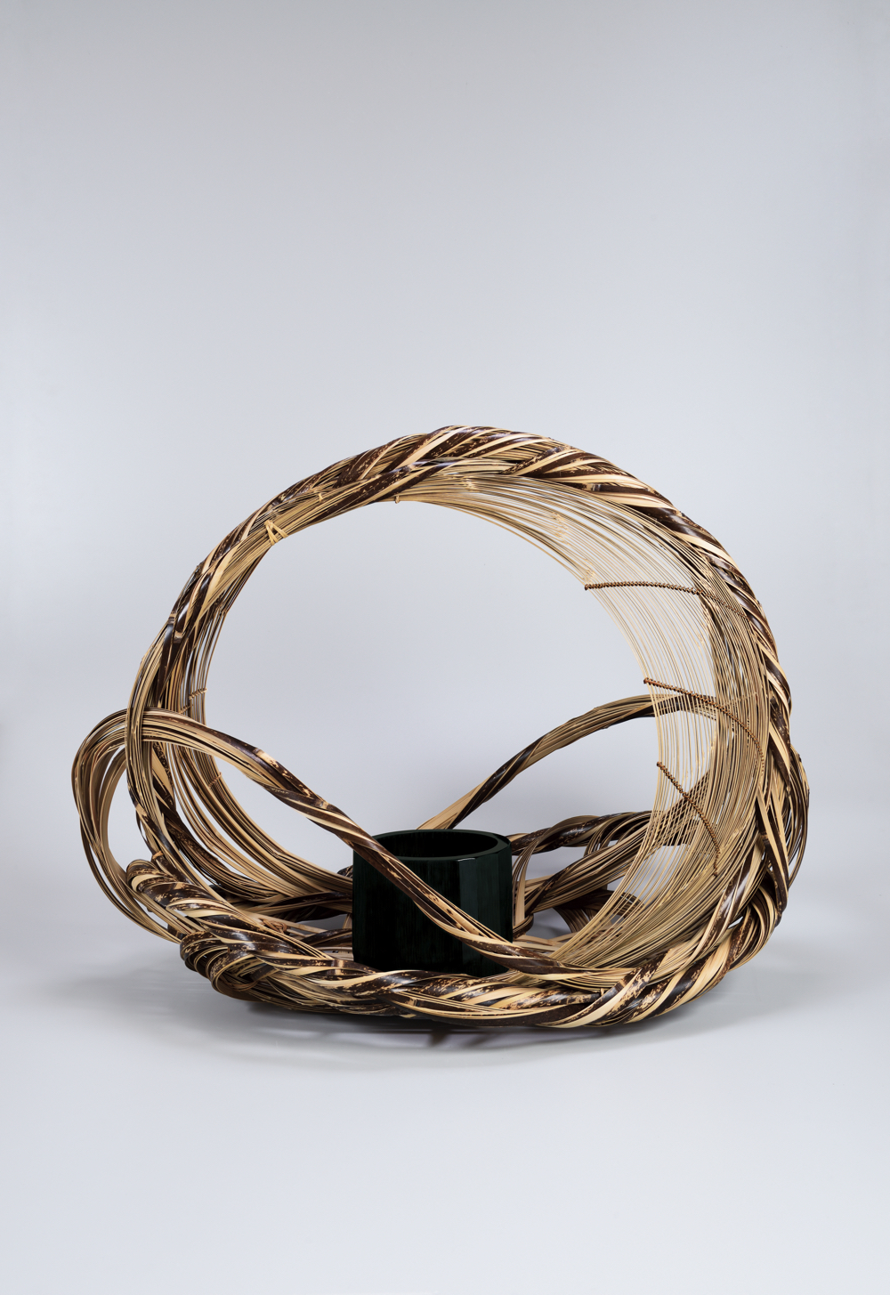 虎斑竹花籃　波涛